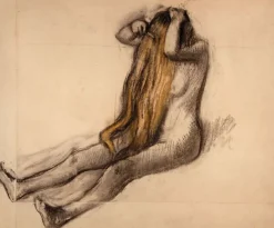 Femme assise par terre, se peignant (affiches d'art encadrées)