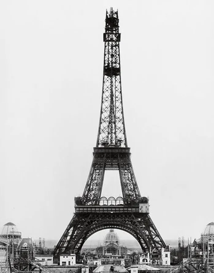 La Tour presque jusqu'au 3e étage (toiles encadrées)