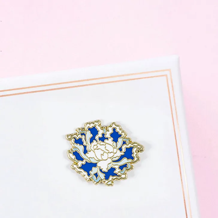 Sale Pin's Pivoine Pin'S