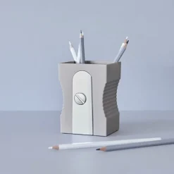 Best Pot à crayons en plastique - Taille-crayon Gris - Balvi Design|Accessoires De Bureau