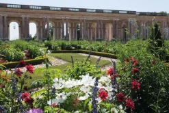 Discount Vue extérieure du Grand Trianon : péristyle côté jardins, façade sur le Parterre haut (panneaux aluminium) Panneaux Aluminium|Toiles Encadrées